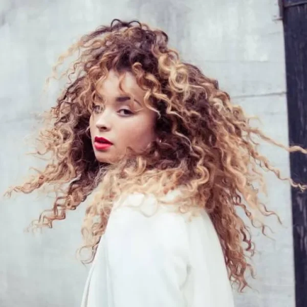 Ella Eyre