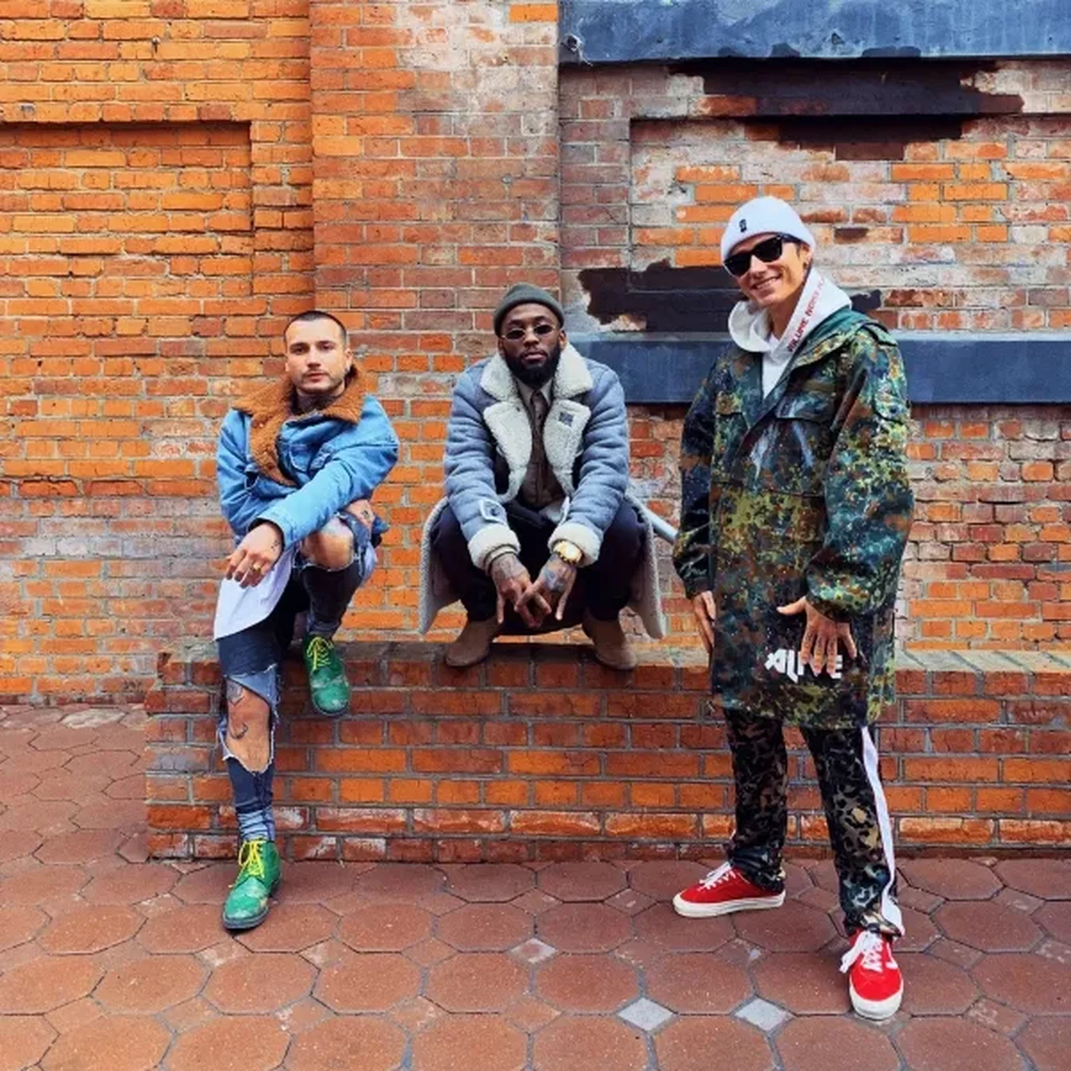 Quest Pistols Show null