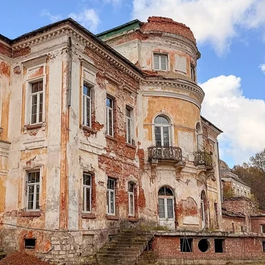 Началась реставрация главного дома усадьбы Михайловское