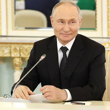 Радиостанция DFM поздравляет Владимира Путина с Днём рождения!