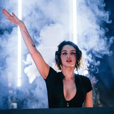 EDM-дайджест: Sara Landry на Movement, «Ностальгия» в Москве и Essential Mix Daria Kolosova