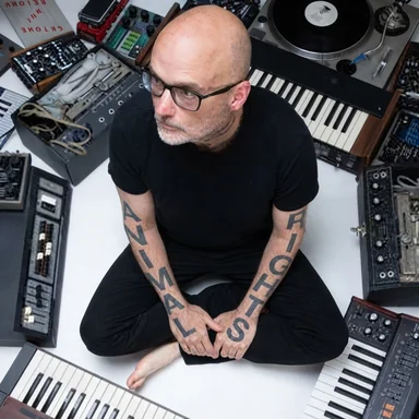 EDM-дайджест: фестиваль «Гамма» в Петербурге, новый альбом Moby и релизы летнего хауса