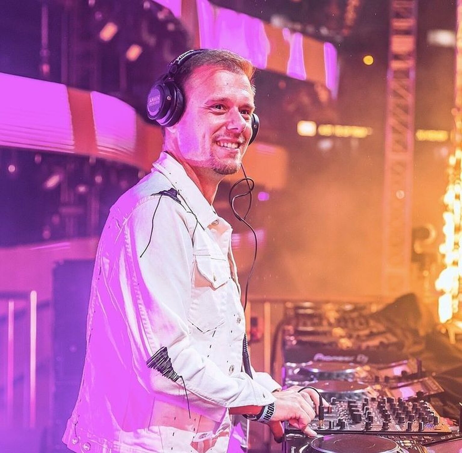 ARMIN VAN BUUREN